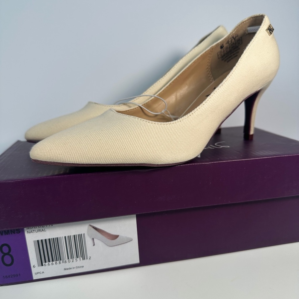 Gloria Vanderbilt Cream Women's Heels